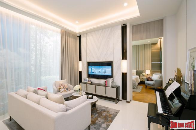 New Ultra Luxury High-Rise on Sukhumvit Road close to BTS Ekkamai - 1 Bed Units